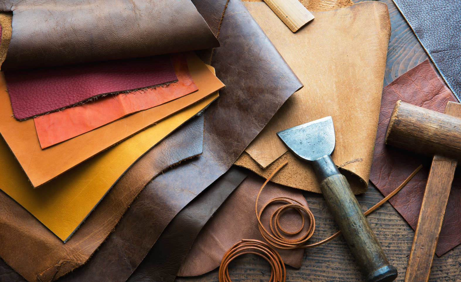 Custom Leather Laptop Bags & Office Essentials Manufacturer in India